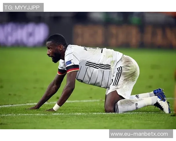 足球场上的无名英雄12号球员如何在比赛中扮演关键角色