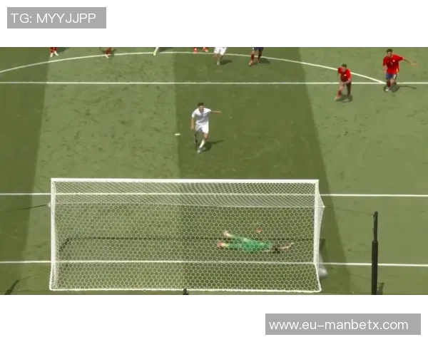 足球判罚视频解析与讨论提升裁判判罚水平的必要性与影响